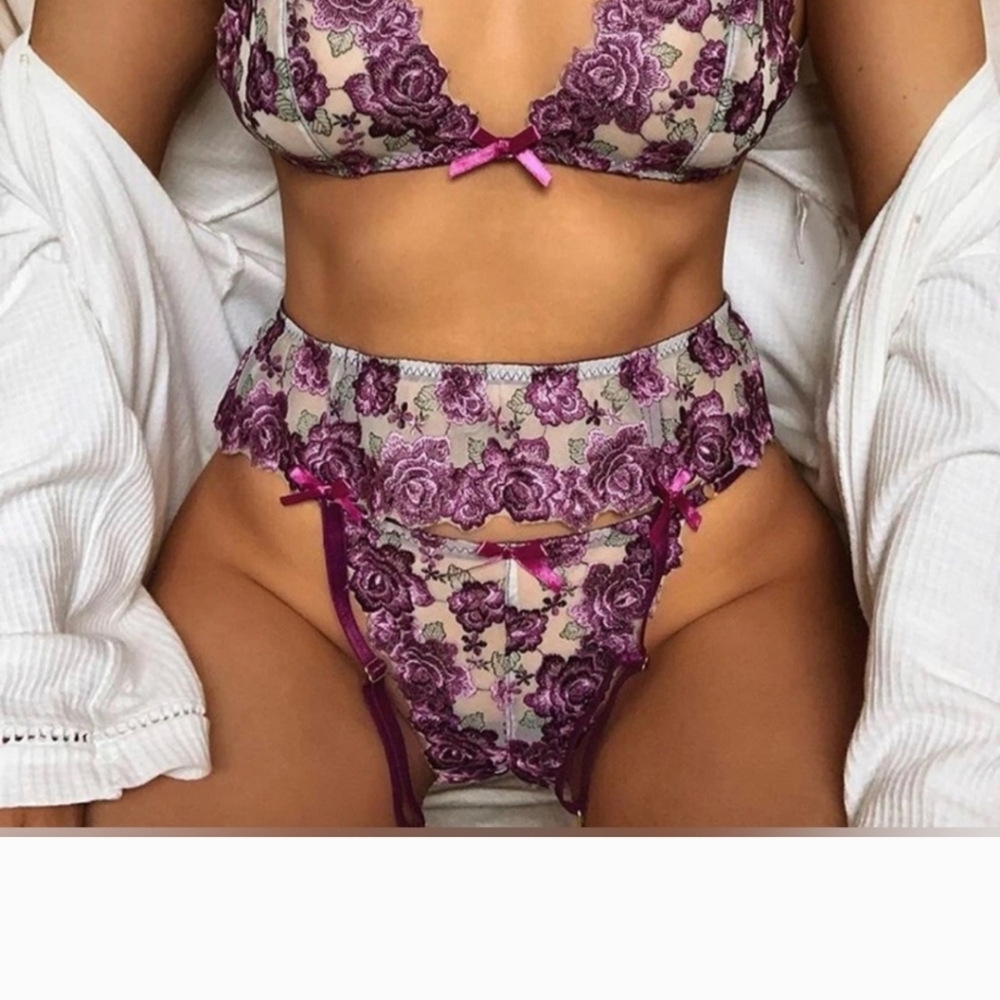 🦋Embroidery Lingerie Sets with Garter Belt Bra and Panty Lingerie Set